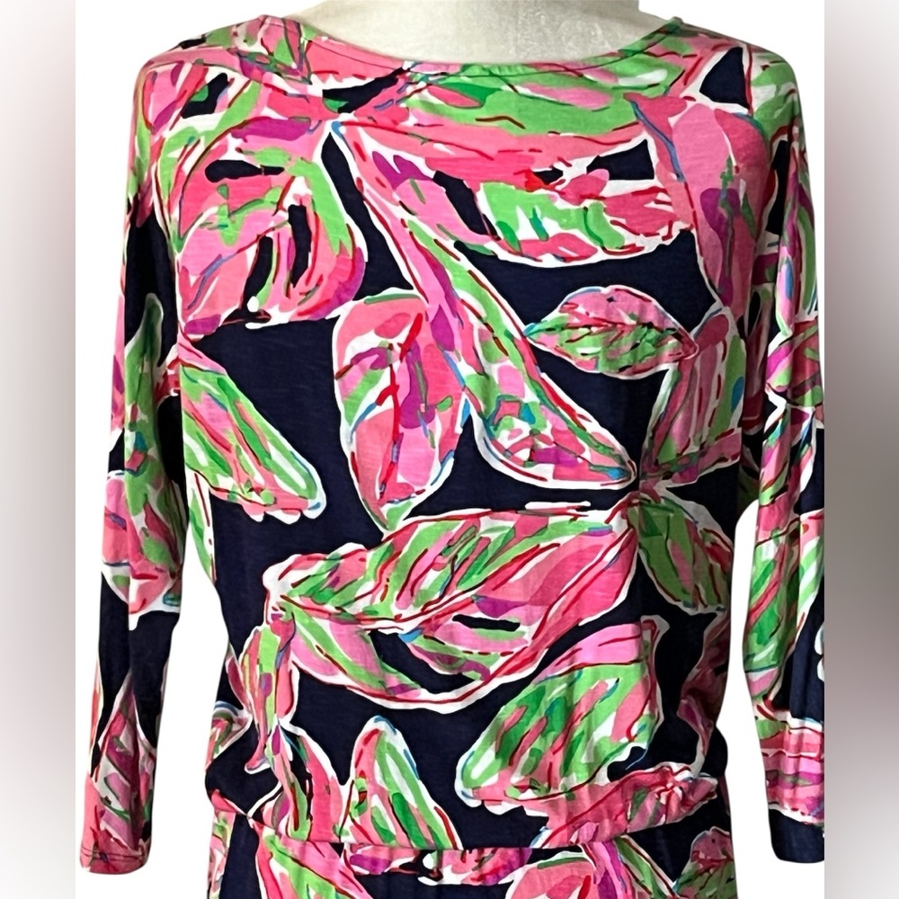 Lilly Pulitzer Cara in the Vias Floral Printed Dolman Sleeve Blouson
Dress Sz XS - Picture 8 of 16